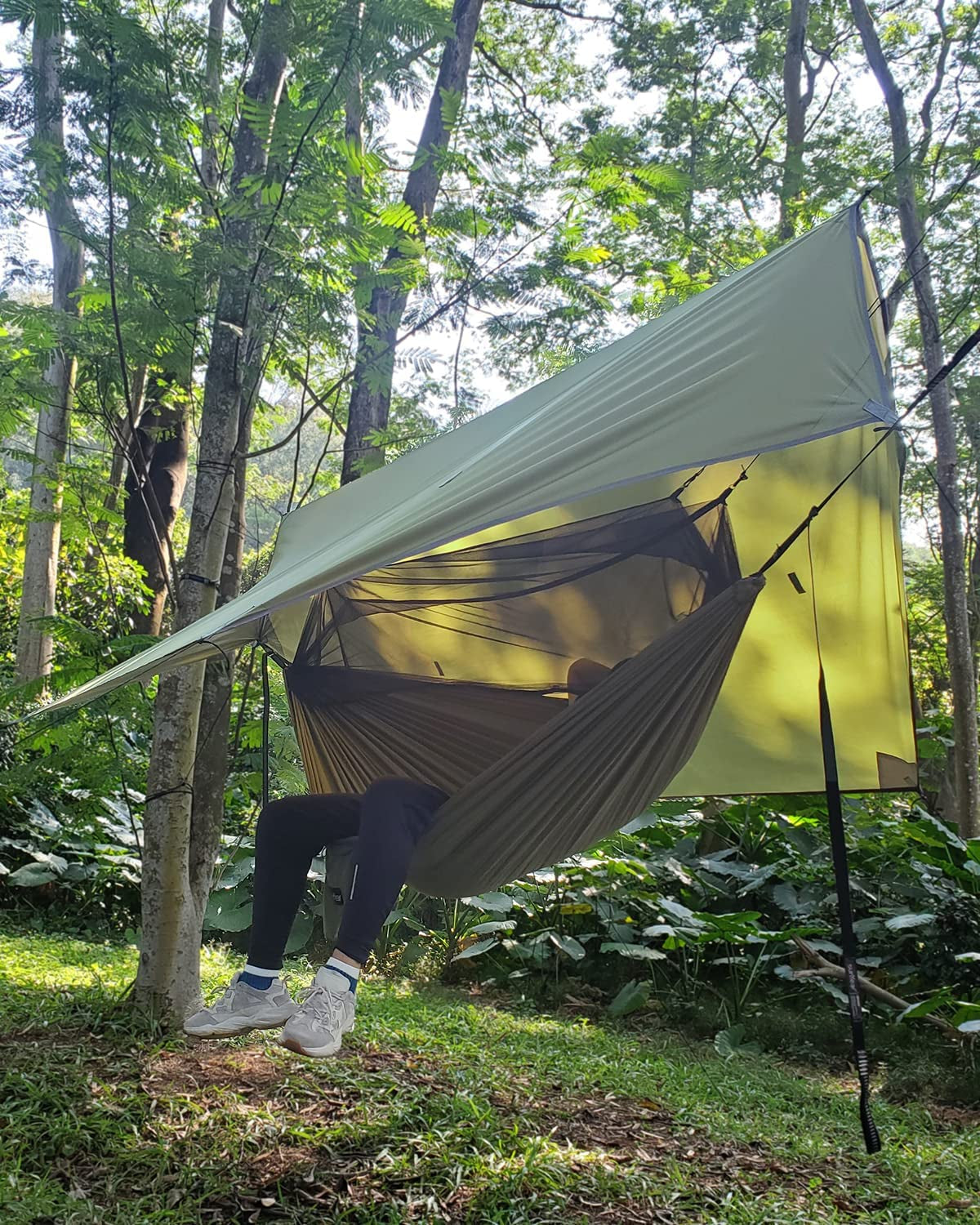 Premium Portable Double Camping Hammock with Insect Netting - Perfect for Hiking and Outdoor Adventures, Complete with Two 10-Foot Straps
